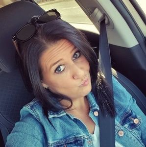 Meet your Posher, Jenn